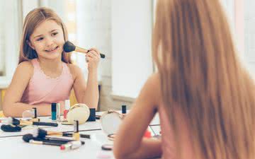 É considerada puberdade precoce quando ocorre antes dos oito anos em meninas, e antes dos nove em meninos - iStock