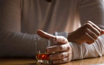 O álcool está presente em situações sociais, mas é fundamental saber administrar seu consumo - iStock