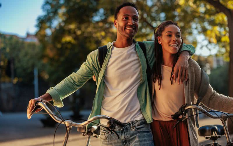 É ideal que casais reservem espaço em suas agendas para momentos de qualidade, a fim de construir memórias positivas - iStock